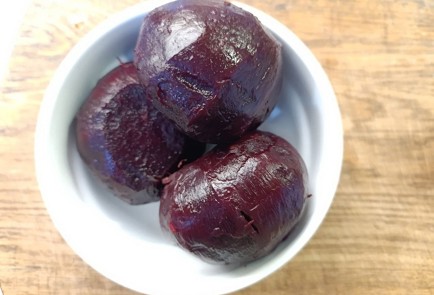 Фото шага рецепта Свекольный салат 191010 шаг 4  