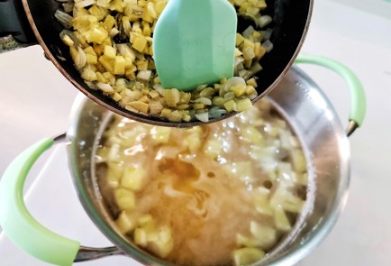 Фото шага рецепта Свекольный суппюре с имбирем 140168 шаг 11