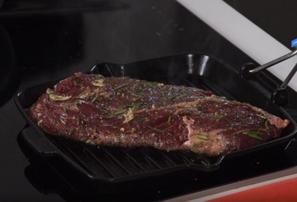 Фото шага рецепта Свежие тако с диафрагмой и зеленым чимичурри 137041 шаг 3  