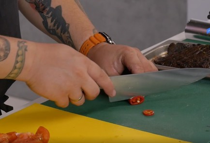 Фото шага рецепта Свежие тако с диафрагмой и зеленым чимичурри 137041 шаг 5  