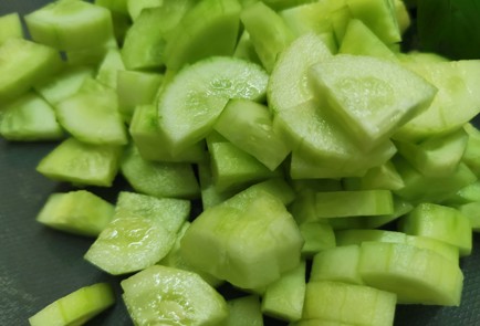 Фото шага рецепта Свежий салат 189885 шаг 1  