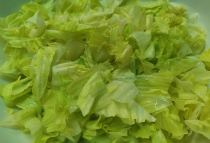 Фото шага рецепта Свежий салат 189885 шаг 3  