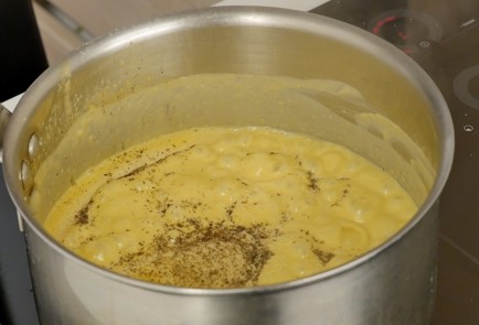 Фото шага рецепта Вырезка со сливками и кнедликами 92682 шаг 9  