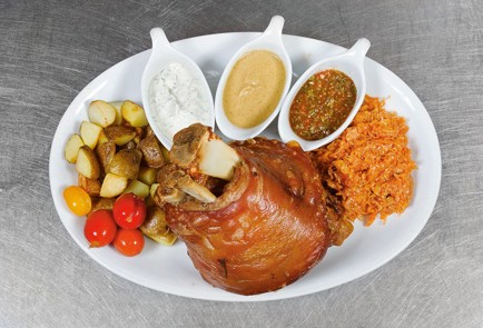 Фото шага рецепта Свиная рулька с тушеной капустой и картофелем 25708 шаг 8  