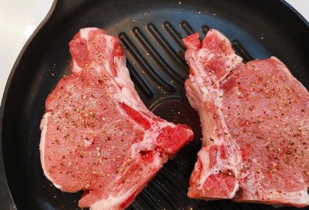 Фото шага рецепта Свиная корейка с острыми специями 152483 шаг 2  