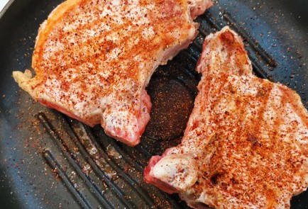 Фото шага рецепта Свиная корейка с острыми специями 152483 шаг 3  