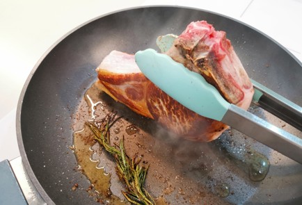 Фото шага рецепта Свиная корейка на кости 188993 шаг 6  