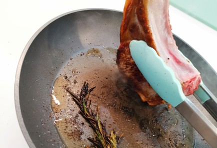 Фото шага рецепта Свиная корейка на кости 188993 шаг 7  