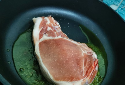 Фото шага рецепта Свиная корейка пофранцузски 175204 шаг 4  