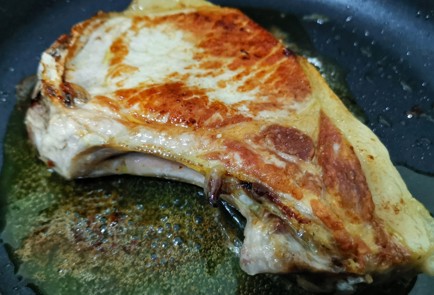 Фото шага рецепта Свиная корейка пофранцузски 175204 шаг 7  