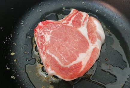 Фото шага рецепта Свиная корейка пофранцузски 186386 шаг 8  