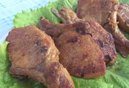 Фото шага рецепта Свиная корейка с луком в казане 93966 шаг 6