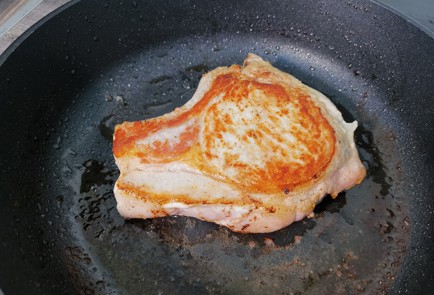 Фото шага рецепта Свиная корейка с сыром 186390 шаг 8  