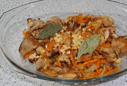 Фото шага рецепта Свиная шея с булгуром в духовке 187747 шаг 8  