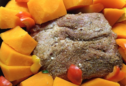 Фото шага рецепта Свиная шея с тыквой в духовке 191087 шаг 12  