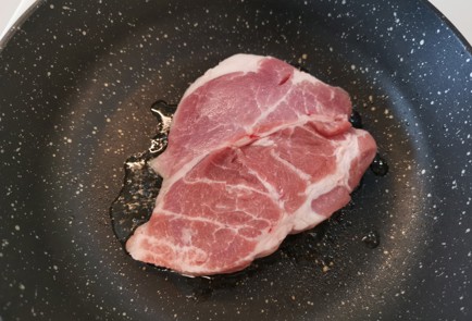 Фото шага рецепта Свиная шея 189201 шаг 2  