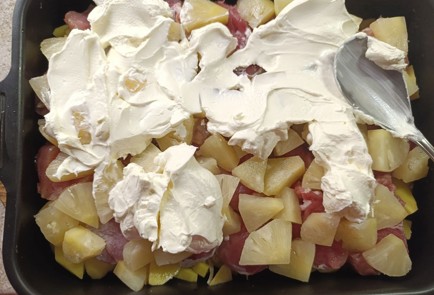 Фото шага рецепта Свиная вырезка пофранцузски с ананасами 190869 шаг 11  