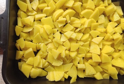 Фото шага рецепта Свиная вырезка пофранцузски с ананасами 190869 шаг 4  