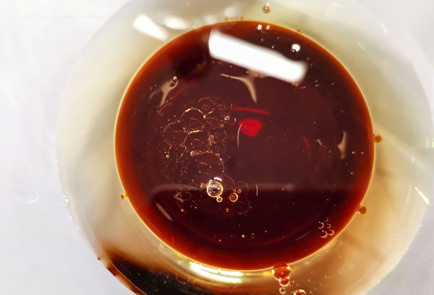 Фото шага рецепта Свиная вырезка запеченная с помидорами и сыром 151960 шаг 2  