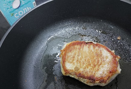 Фото шага рецепта Свинина пофранцузски 189178 шаг 4  