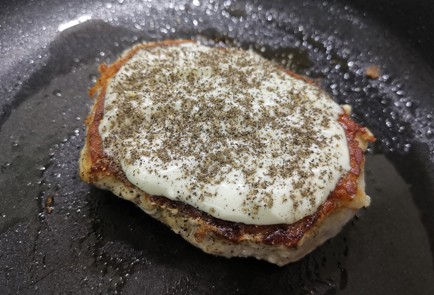 Фото шага рецепта Свинина пофранцузски 189178 шаг 5  