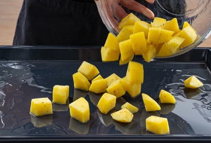 Фото шага рецепта Свинина с яблоками и картошкой 47828 шаг 5  