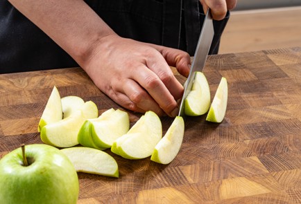 Фото шага рецепта Свинина с яблоками и картошкой 47828 шаг 6  