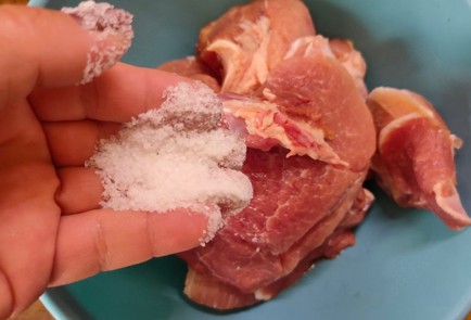 Фото шага рецепта Свинина с капустой морковью и помидорами в духовке 186409 шаг 13  