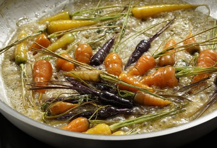 Фото шага рецепта Свинина с карамелизованной морковью 152728 шаг 10  