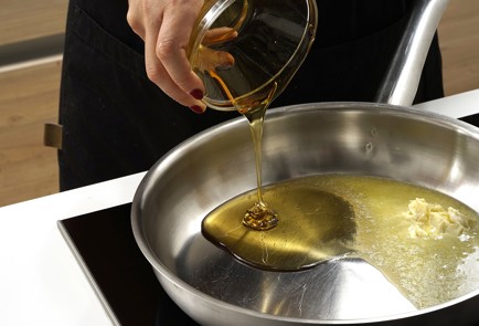 Фото шага рецепта Свинина с карамелизованной морковью 152728 шаг 9  