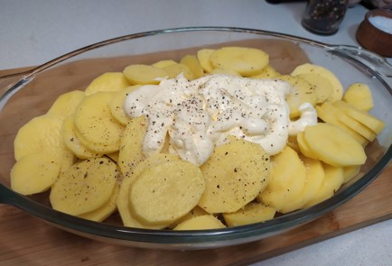 Фото шага рецепта Свинина с картошкой в фольге 190901 шаг 2