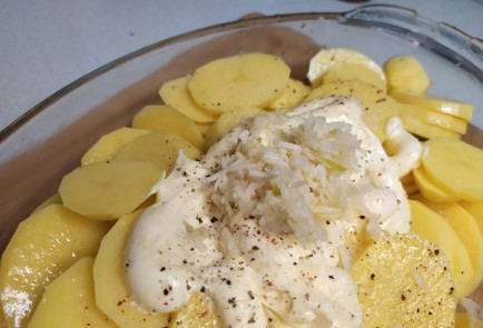 Фото шага рецепта Свинина с картошкой в фольге 190901 шаг 3