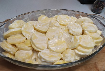 Фото шага рецепта Свинина с картошкой в фольге 190901 шаг 4