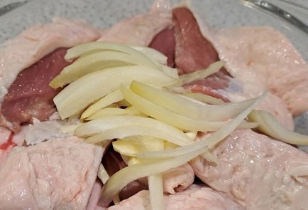 Фото шага рецепта Свинина с луком в духовке 190096 шаг 5  