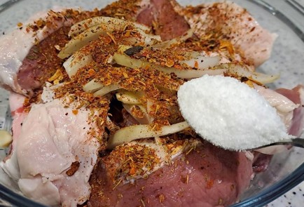 Фото шага рецепта Свинина с луком в духовке 190096 шаг 7  