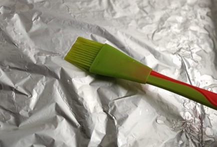 Фото шага рецепта Свинина с сыром и помидорами в духовке 174096 шаг 6  