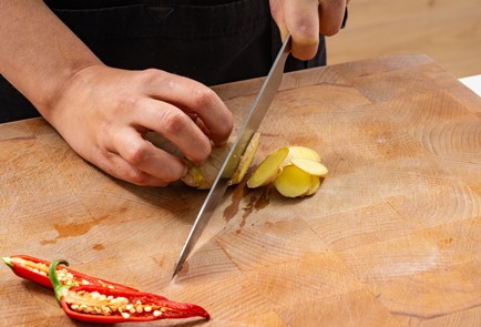 Фото шага рецепта Свинина со сливами 187035 шаг 2  