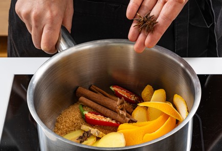 Фото шага рецепта Свинина со сливами 187035 шаг 3  