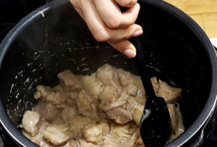 Фото шага рецепта Свинина в азиатском стиле в мультиварке 173381 шаг 7  