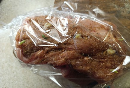 Фото шага рецепта Свиной карбонад в духовке 191000 шаг 9  