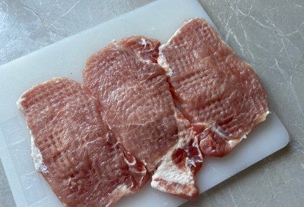 Фото шага рецепта Свинина в духовке с ананасом 189776 шаг 3  