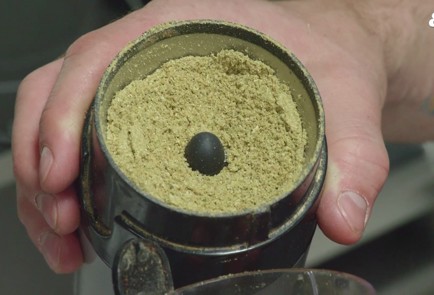 Фото шага рецепта Свиные колбаски с фенхелем 176324 шаг 3  