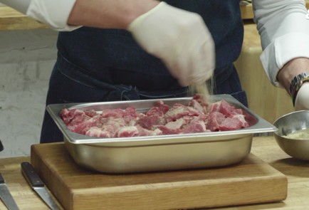 Фото шага рецепта Свиные колбаски с фенхелем 176324 шаг 4  