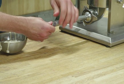 Фото шага рецепта Свиные колбаски с фенхелем 176324 шаг 8  