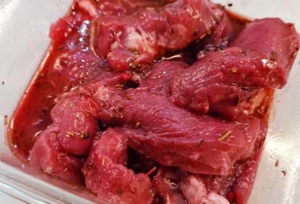 Фото шага рецепта Свиные медальоны маринованные в гранатовом соке 153015 шаг 7  