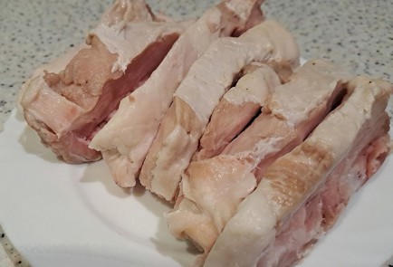 Фото шага рецепта Отбивная из свинины на сковороде 190201 шаг 2  