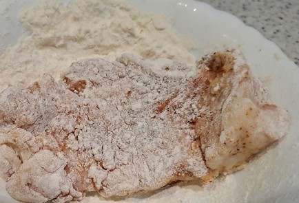 Фото шага рецепта Отбивная из свинины на сковороде 190201 шаг 9  