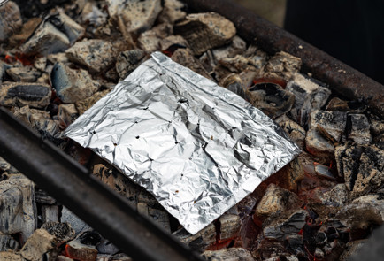 Фото шага рецепта Свиные ребра на мангале 189291 шаг 7  