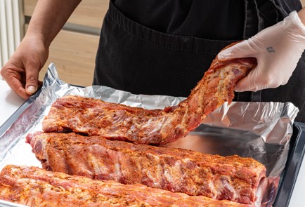 Фото шага рецепта Свиные ребрышки в фольге в духовке 187980 шаг 4  