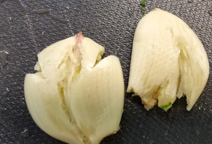 Фото шага рецепта Свиные щечки с брюссельской капустой 151514 шаг 13  